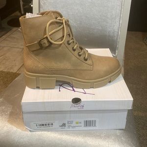 Blowfish Cashew Color Block Lug w/ Inner Zipper New in Box